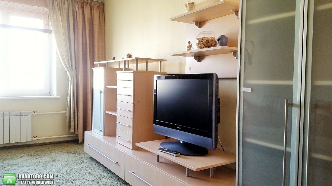Rent out 2-room apartment. Киев,  Руденко — photo 1