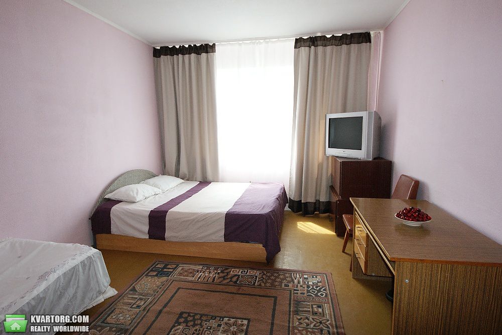 Rent out 1-room apartment. Киев,  Северная — photo 1
