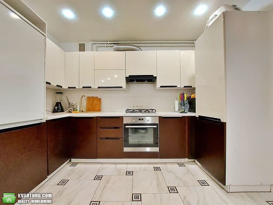 Sell 2-room apartment. Днепропетровск, набережная Победы — photo 1