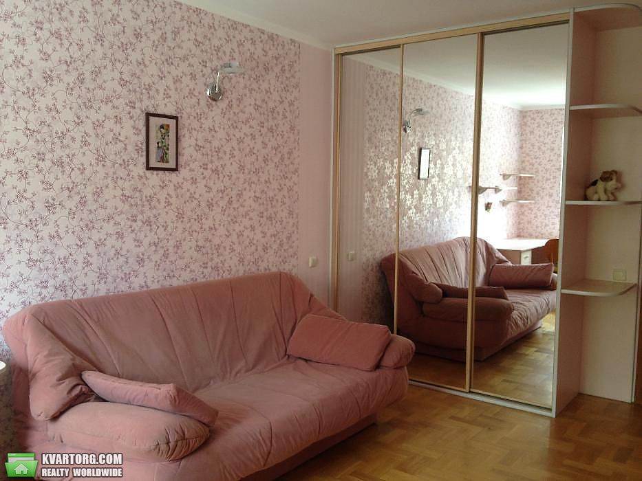 Rent out 3-room apartment. Киев,  Клиническая — photo 7