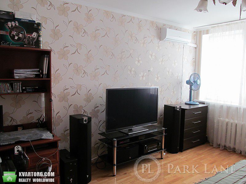 Sell 3-room apartment. Киев, Строкача — photo 1