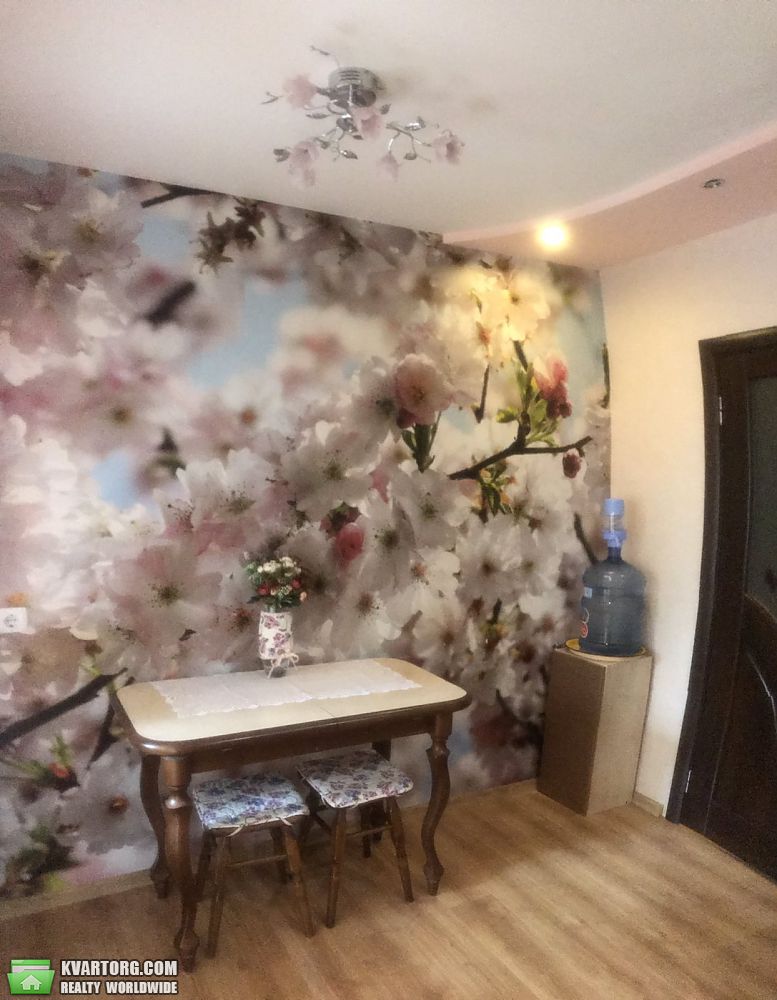 Rent out 2-room apartment. Киев, Олевская — photo 7