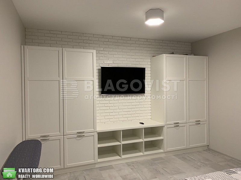 Rent out 2-room apartment. Киев,  Конева — photo 6