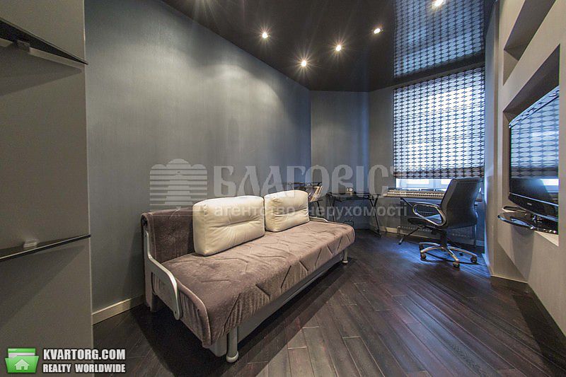Rent out 4-room apartment. Киев,  Лабораторная — photo 8