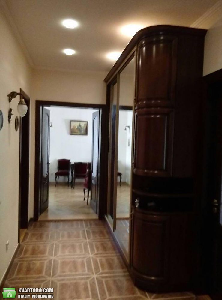 Rent out 3-room apartment. Киев,  Грушевского — photo 5