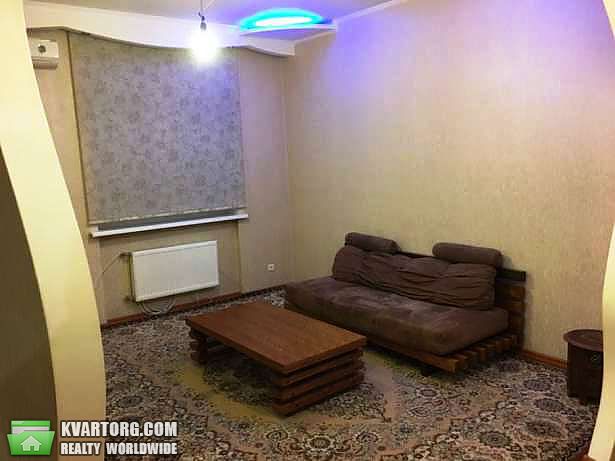 Sell 3-room apartment. Киев,  Петровского — photo 1