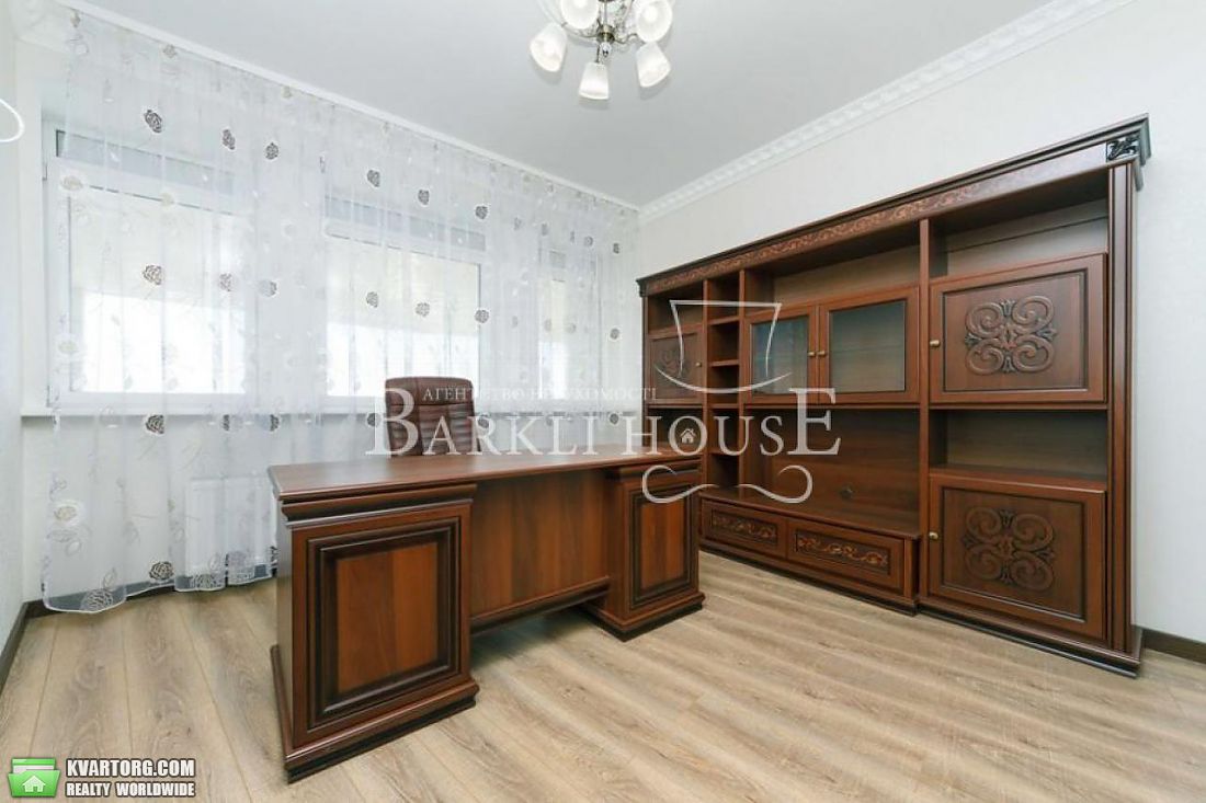 Rent out 4-room apartment. Киев,  Соломенская — photo 3