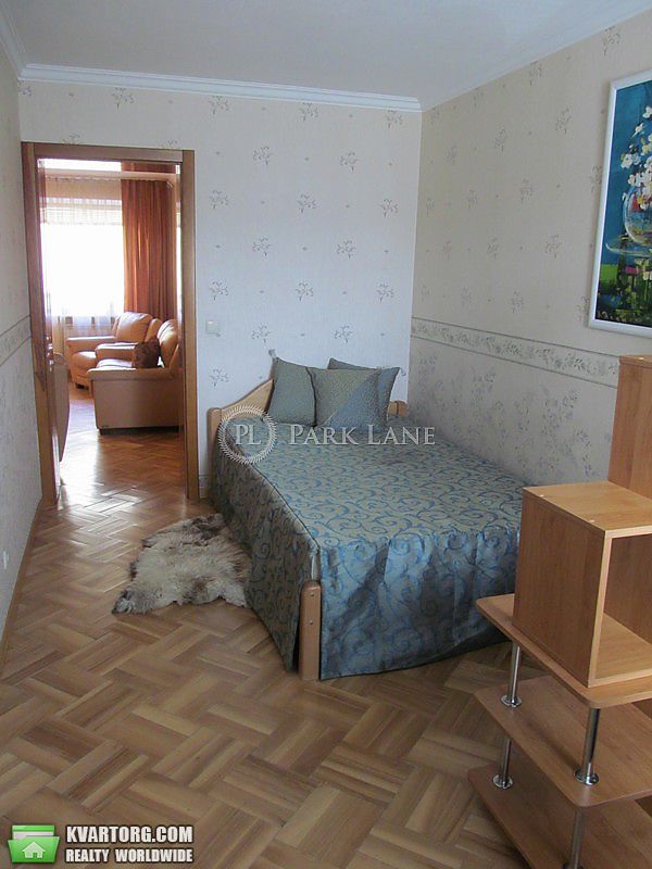 Rent out 2-room apartment. Киев,  Жилянская — photo 8