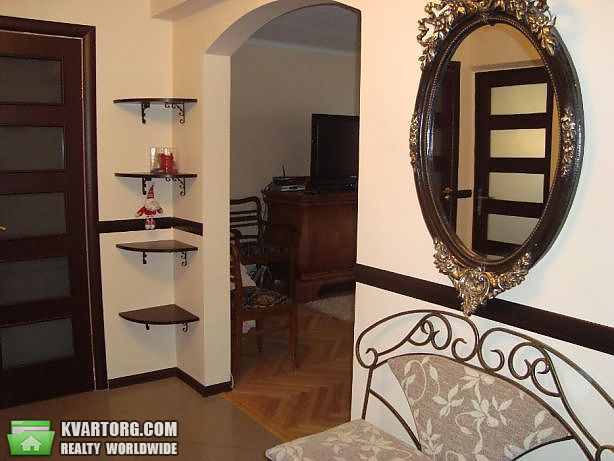 Rent out 3-room apartment. Киев,  Межигорская — photo 4