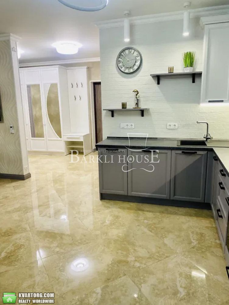 Rent out 2-room apartment. Киев,  Шолуденко — photo 5