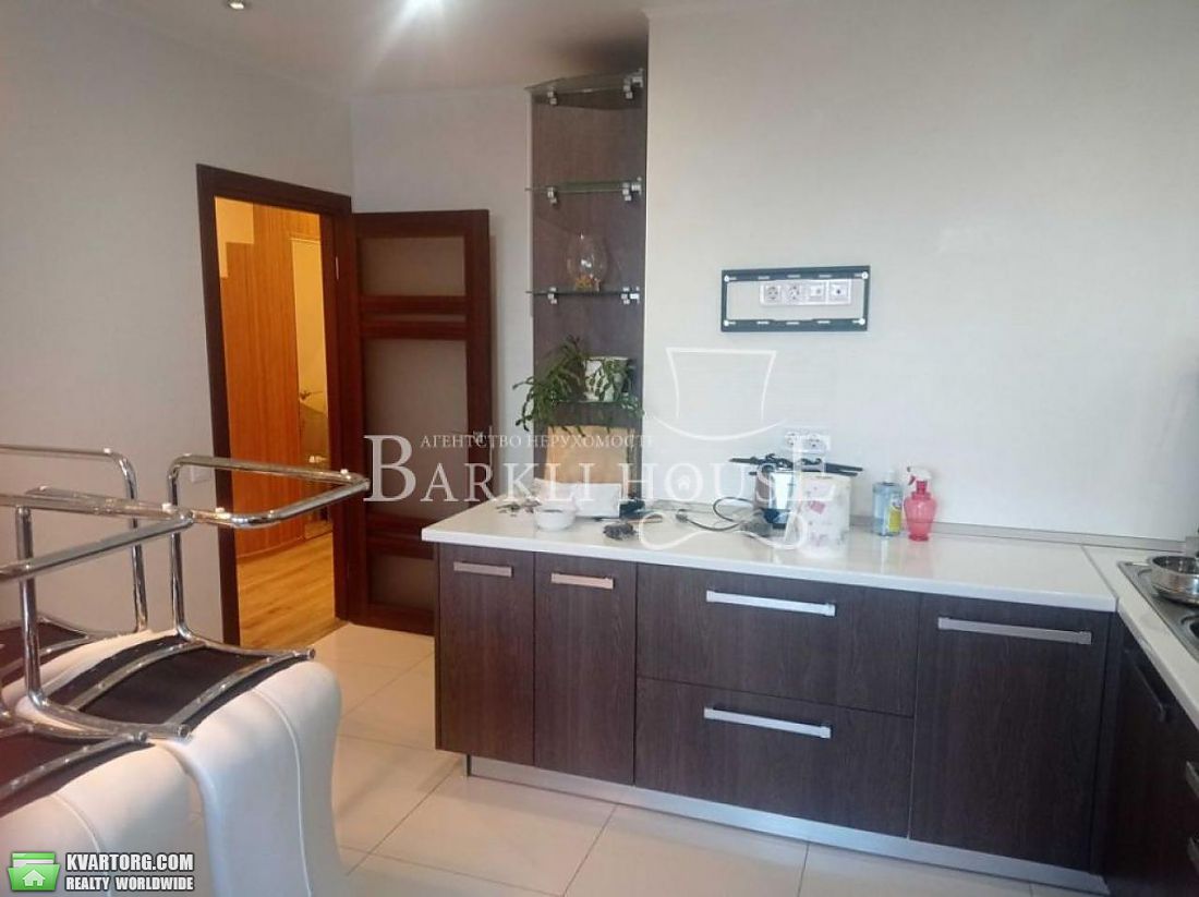 Rent out 4-room apartment. Киев,  Рижская — photo 2