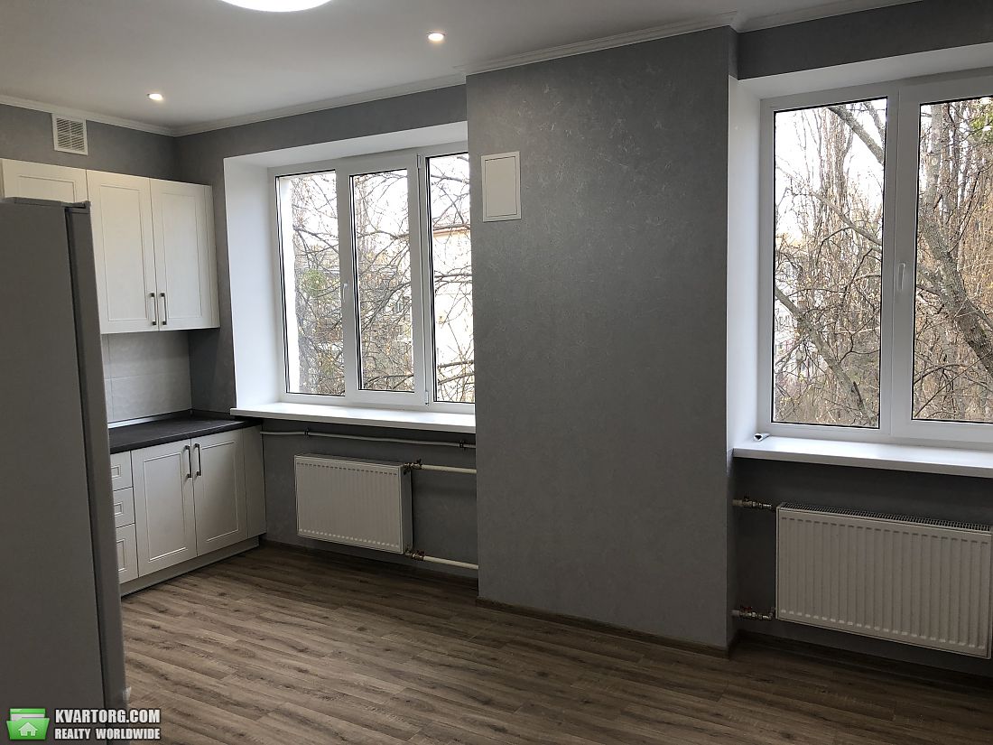 Sell 3-room apartment. Киев, Салютная — photo 2