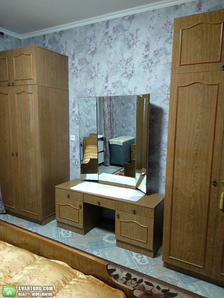 Rent out 3-room apartment. Киев,  Градинская — photo 1