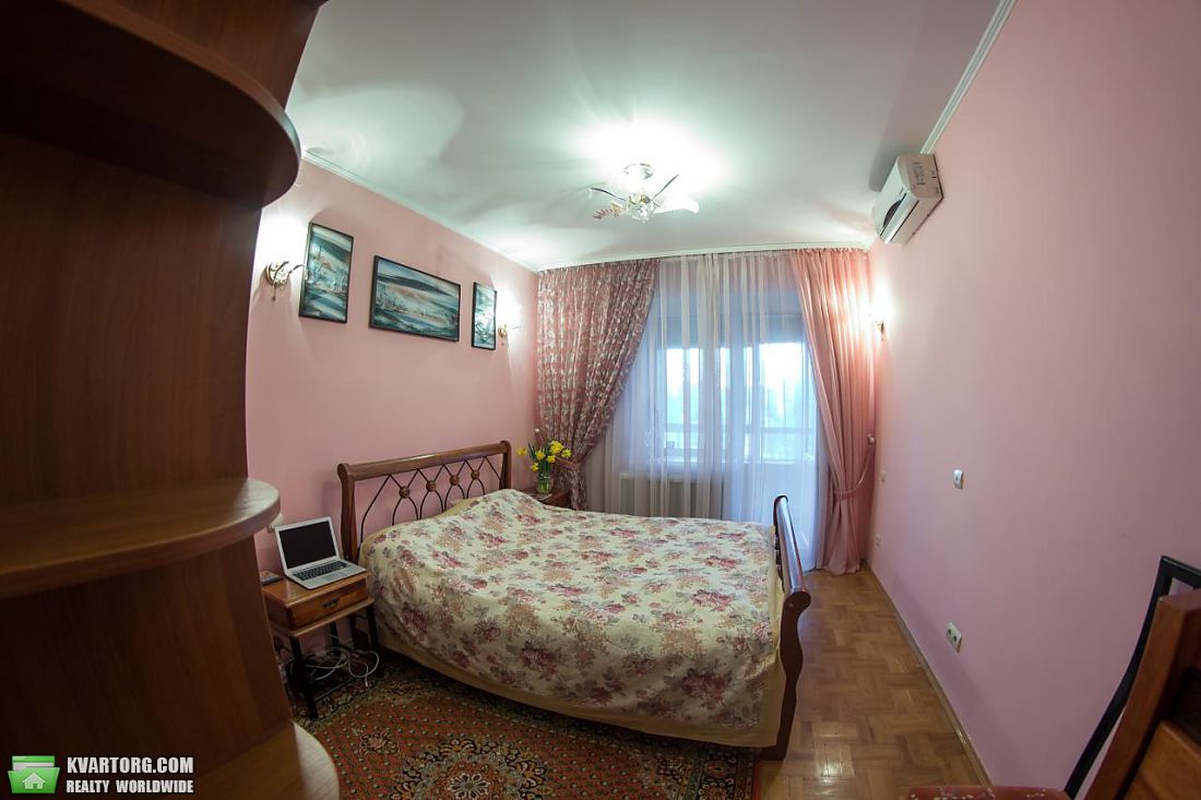 Sell 4-room apartment. Киев,  Драгомирова — photo 8