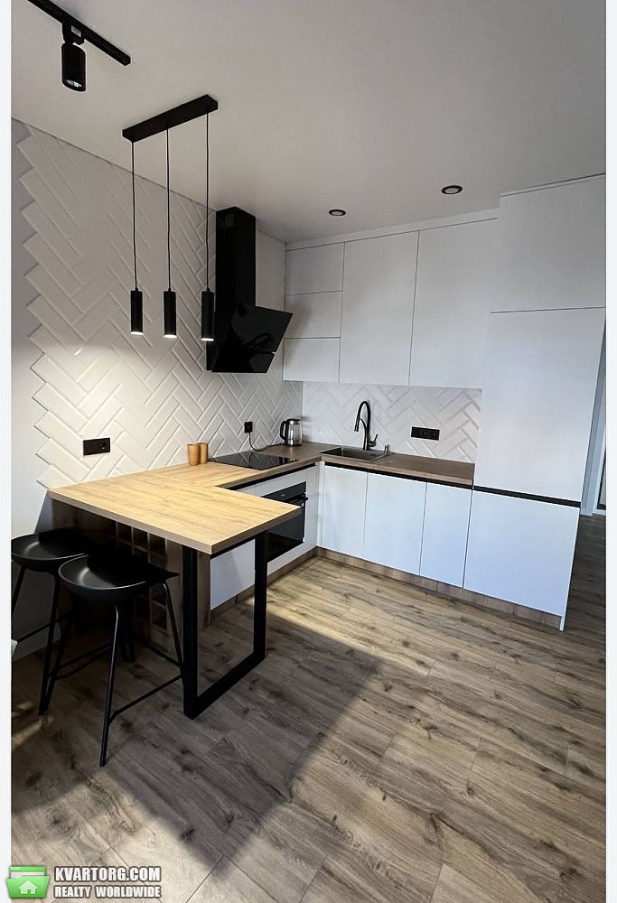 Rent out 1-room apartment. Киев,  Днепровская наб — photo 1