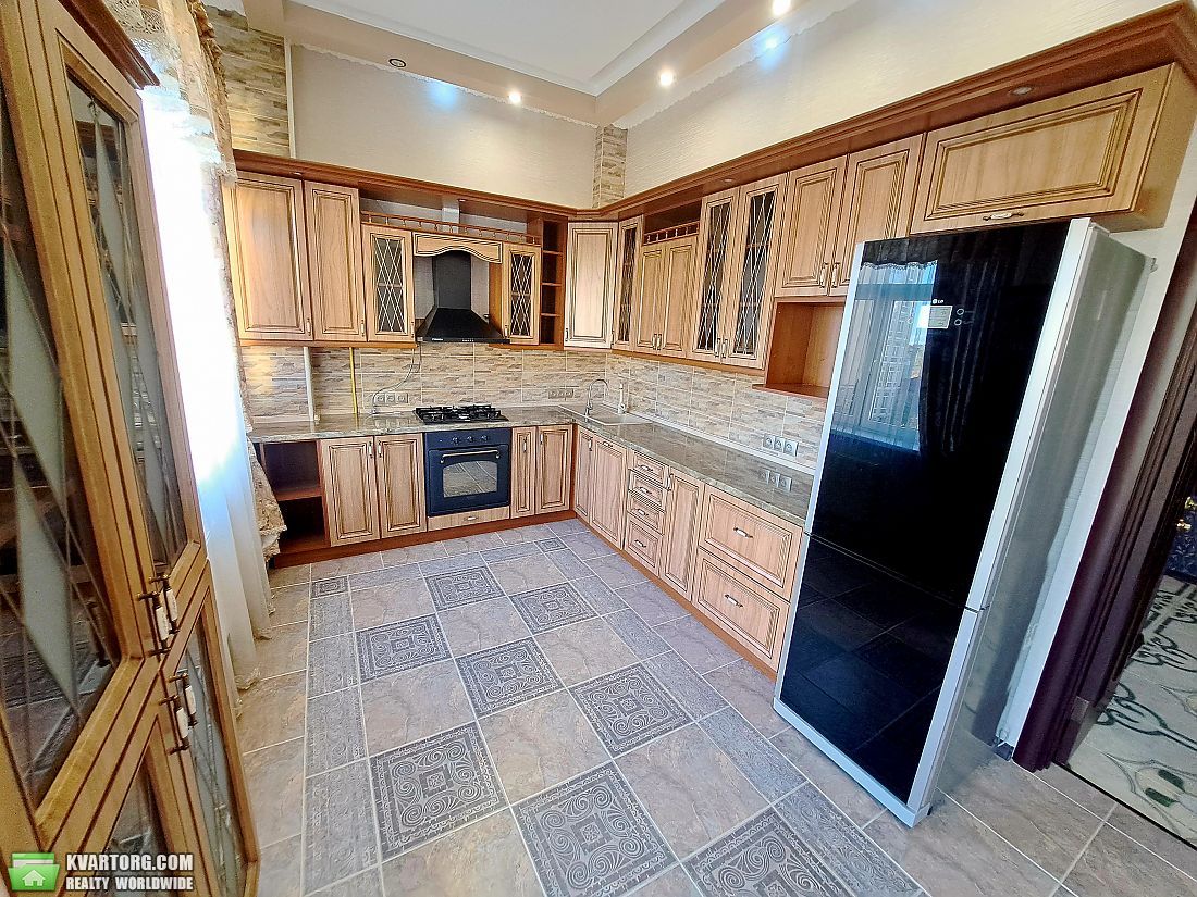 Sell 3-room apartment. Киевская обл., Лобановського — photo 1