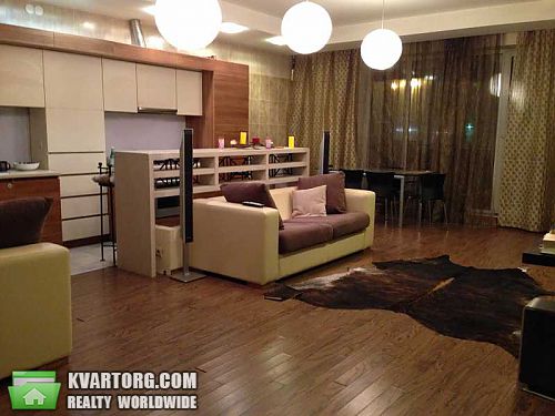 Rent out 2-room apartment. Одесса, Тополевая — photo 1