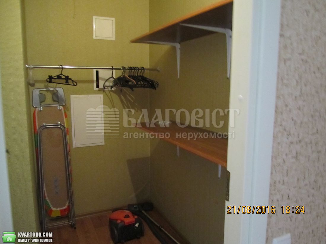 Rent out 2-room apartment. Киев,  Чавдар — photo 2