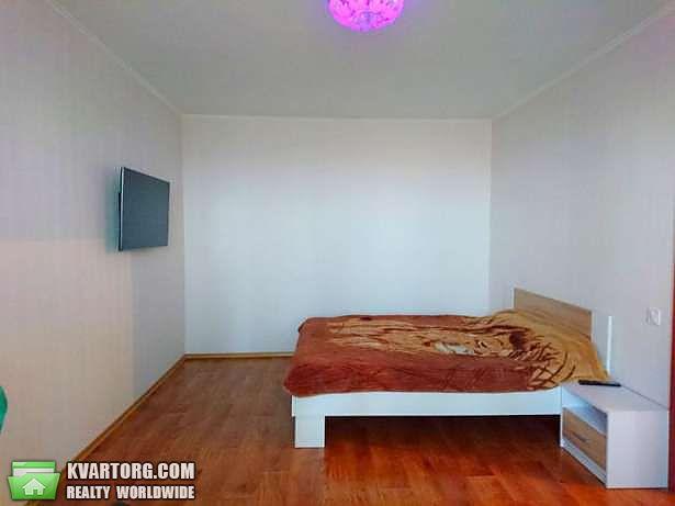 Rent out 2-room apartment. Киев,  Здолбуновская — photo 1