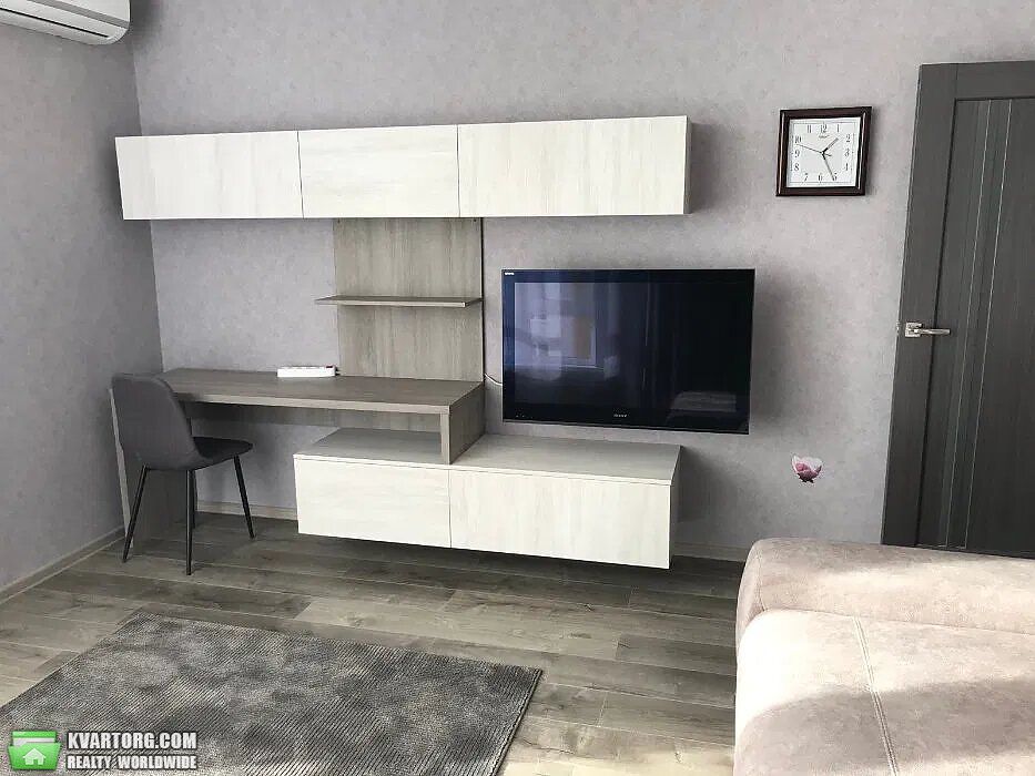 Rent out 2-room apartment. Киев,  Каховская — photo 1