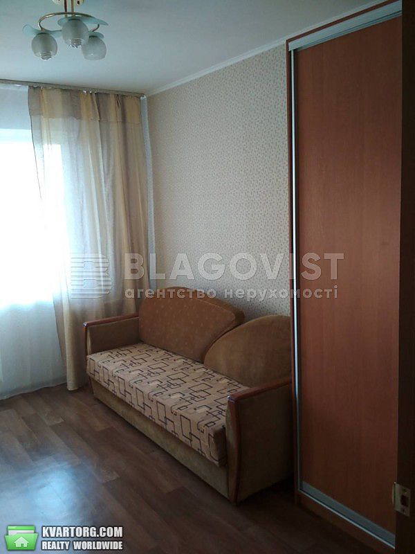 Rent out 2-room apartment. Киев,  Харьковское шоссе — photo 3