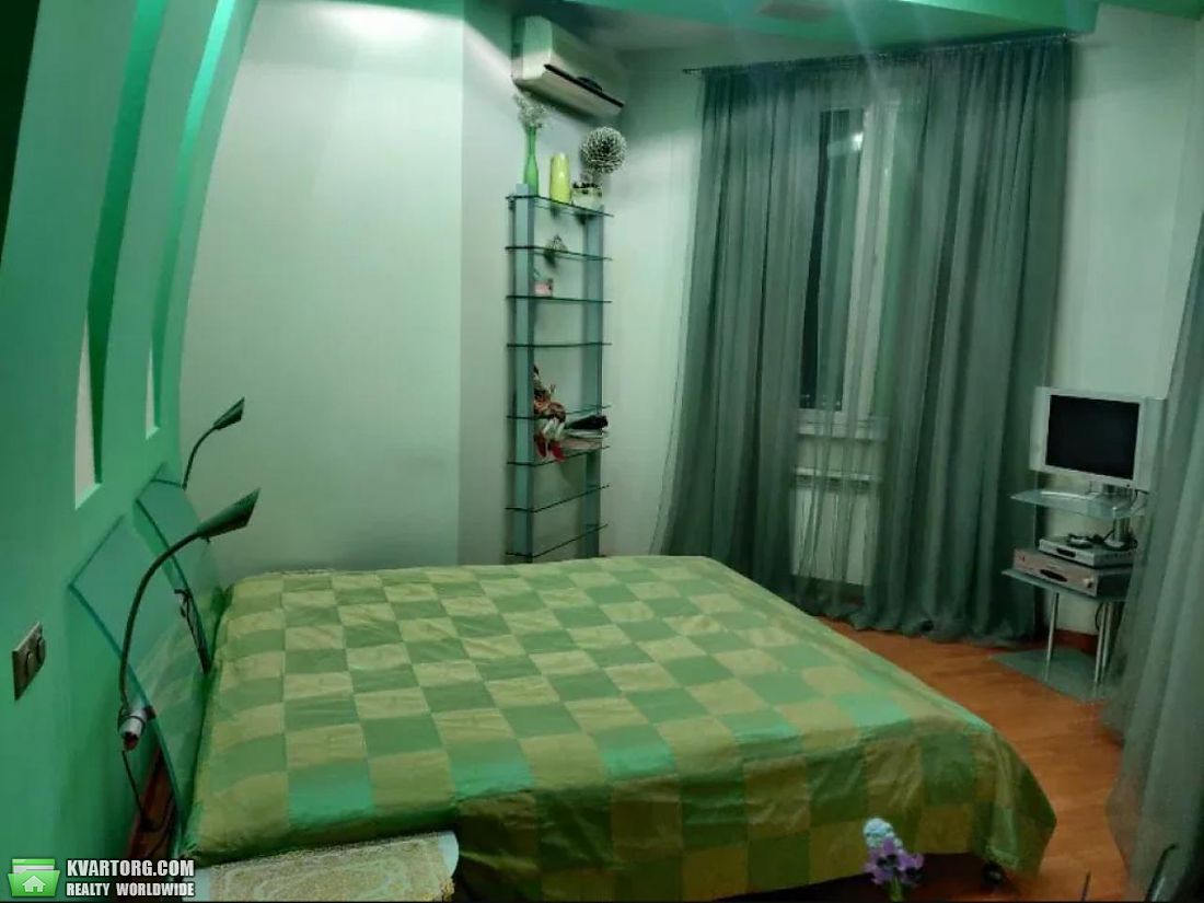 Rent out 3-room apartment. Киев,  Павловская — photo 2