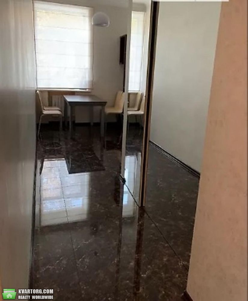Rent out 2-room apartment. Киев,  Гусовского — photo 2
