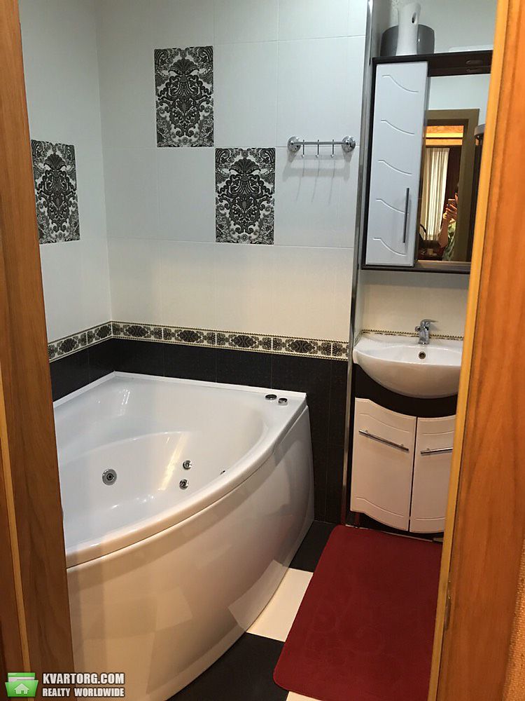 Rent out 3-room apartment. Киев,  Борщаговская — photo 8