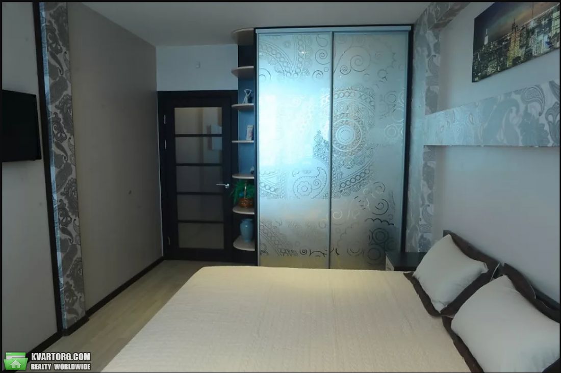 Rent out 2-room apartment. Киев,  Вышгородская — photo 7