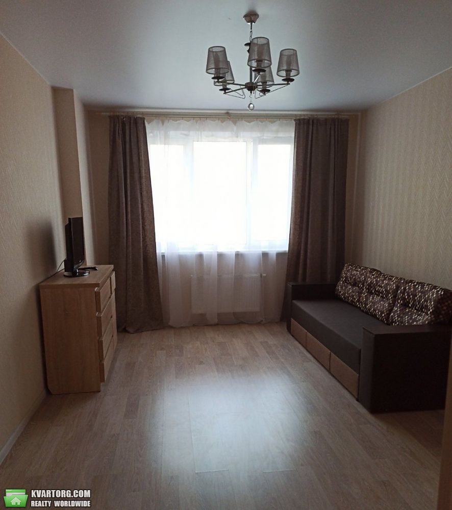 Rent out 1-room apartment. Киев,  Панельная — photo 1