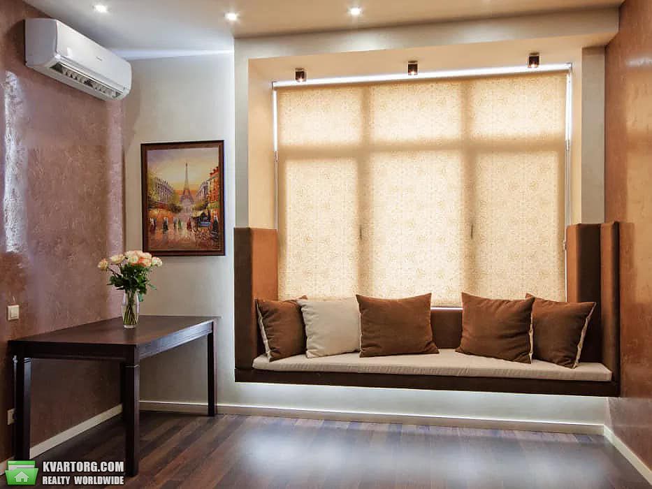 Rent out 2-room apartment. Киев, Евгения Коновальца — photo 3