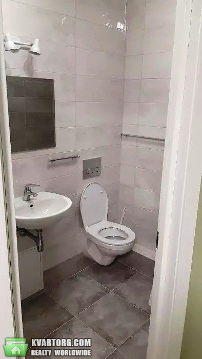 Rent out 2-room apartment. Киев,  Воссоединения пр — photo 4