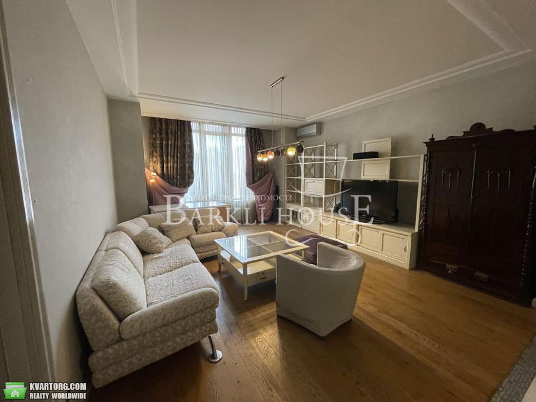 Rent out 3-room apartment. Киев,  Жилянская — photo 1