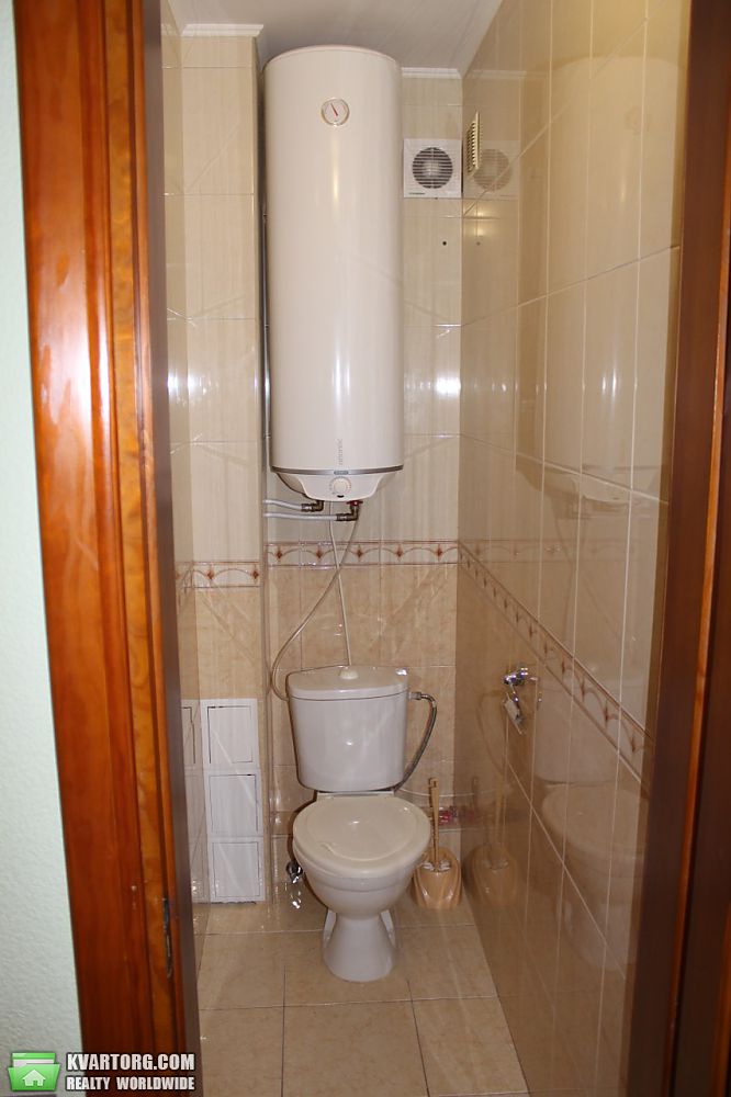 Rent out 2-room apartment. Киев,  Олевская — photo 5
