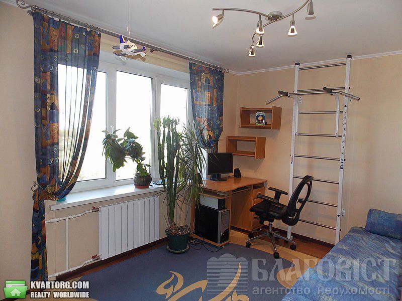 Sell 3-room apartment. Киев,  Ватутина пр — photo 2