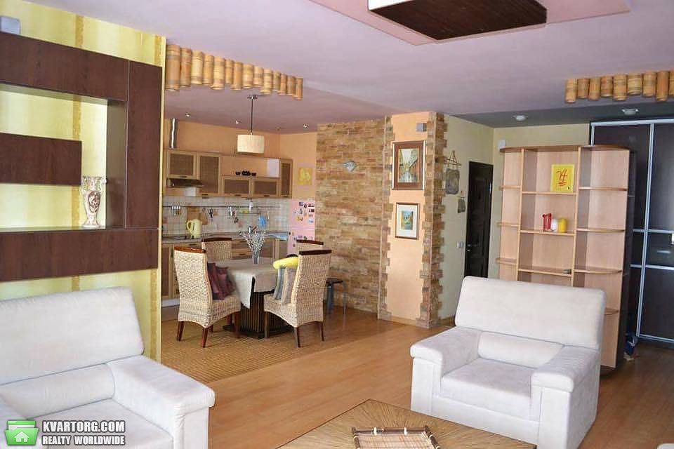 Rent out 2-room apartment. Киев,  Бажана — photo 4