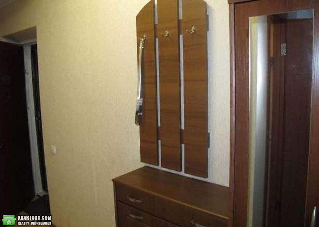 Sell 3-room apartment. Киев,  Метростроевская — photo 2