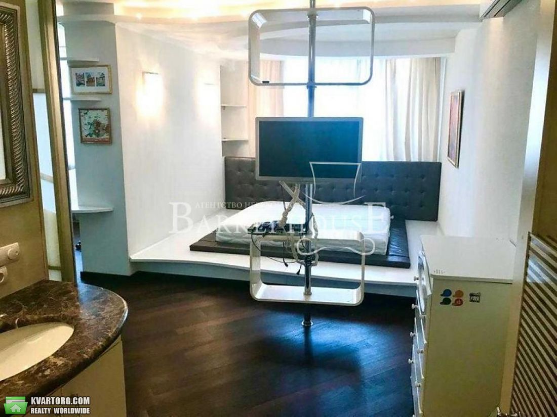 Rent out 2-room apartment. Киев,  Тычины пр — photo 5