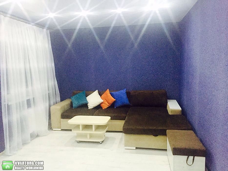 Rent out 2-room apartment. Днепропетровск, Лазаряна — photo 1