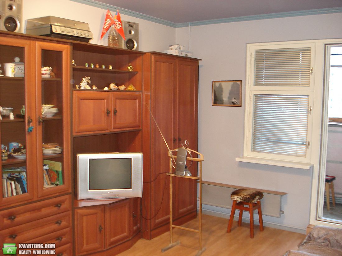 Rent out 1-room apartment. Киев, Клавдиевская — photo 2
