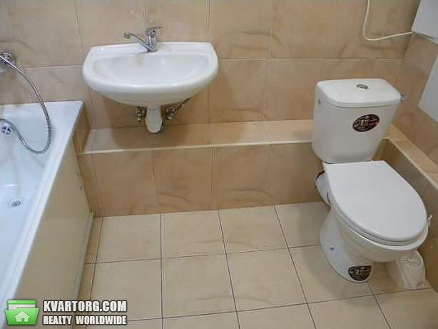 Rent out 2-room apartment. Киев,  Чавдар — photo 6