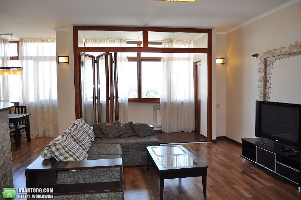 Rent out 4-room apartment. Киев,  Саксаганского — photo 1