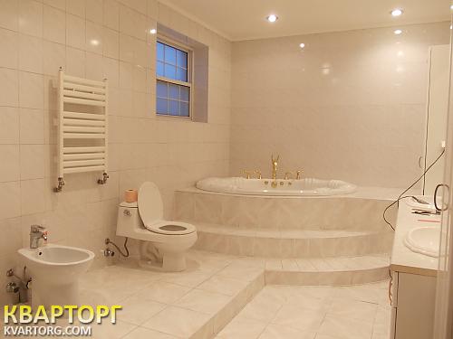 Rent out office. Киев, Салютная — photo 1