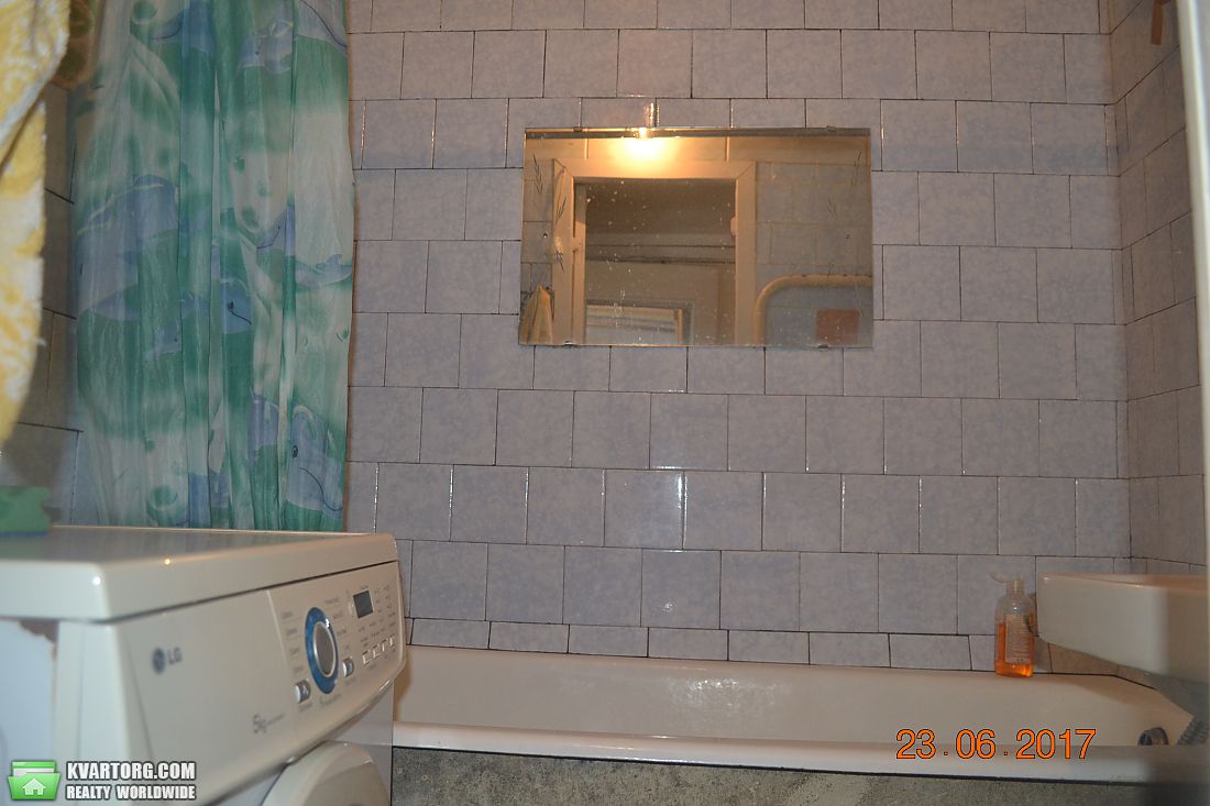 Rent out 3-room apartment. Киев,  Героев Днепра — photo 7