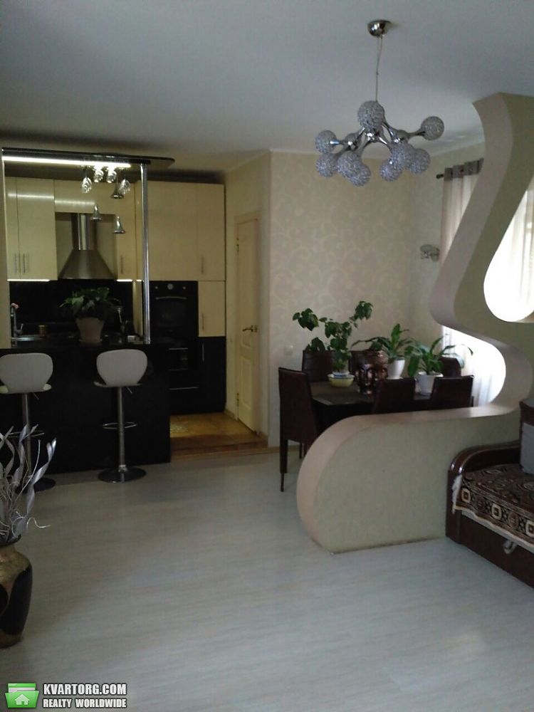 Sell 2-room apartment. Одесса, Старосенная площадь — photo 1