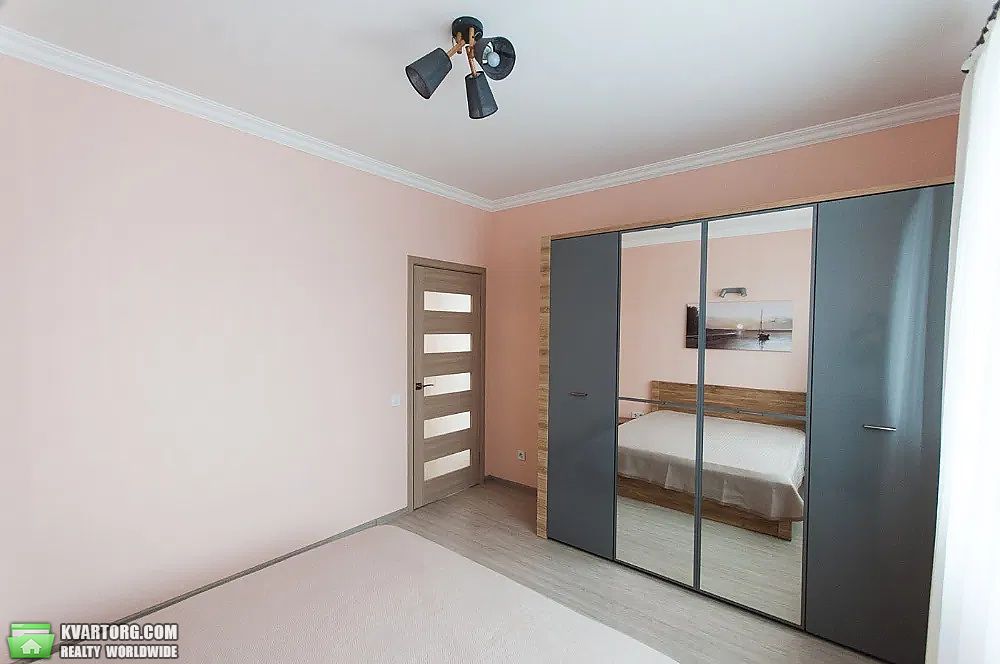 Sell 2-room apartment. Киев,  Богдановская — photo 1