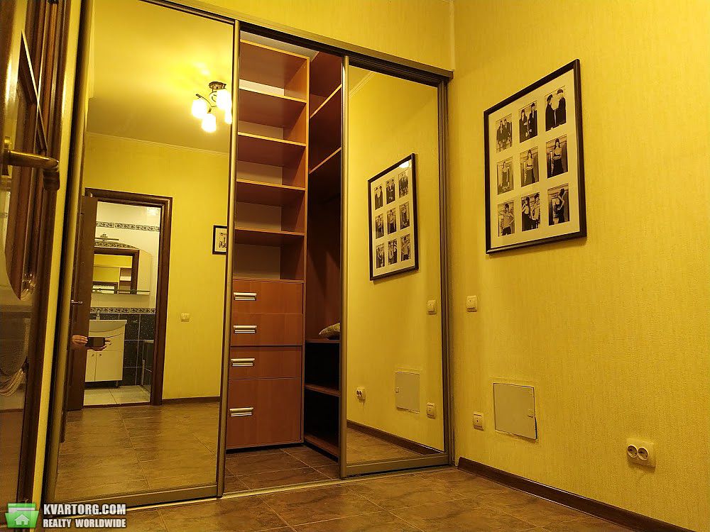Rent out 1-room apartment. Киев,  Макеевская — photo 1