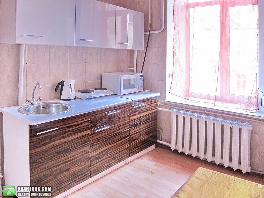 Sell 3-room apartment. Киев,  Бассейная — photo 1