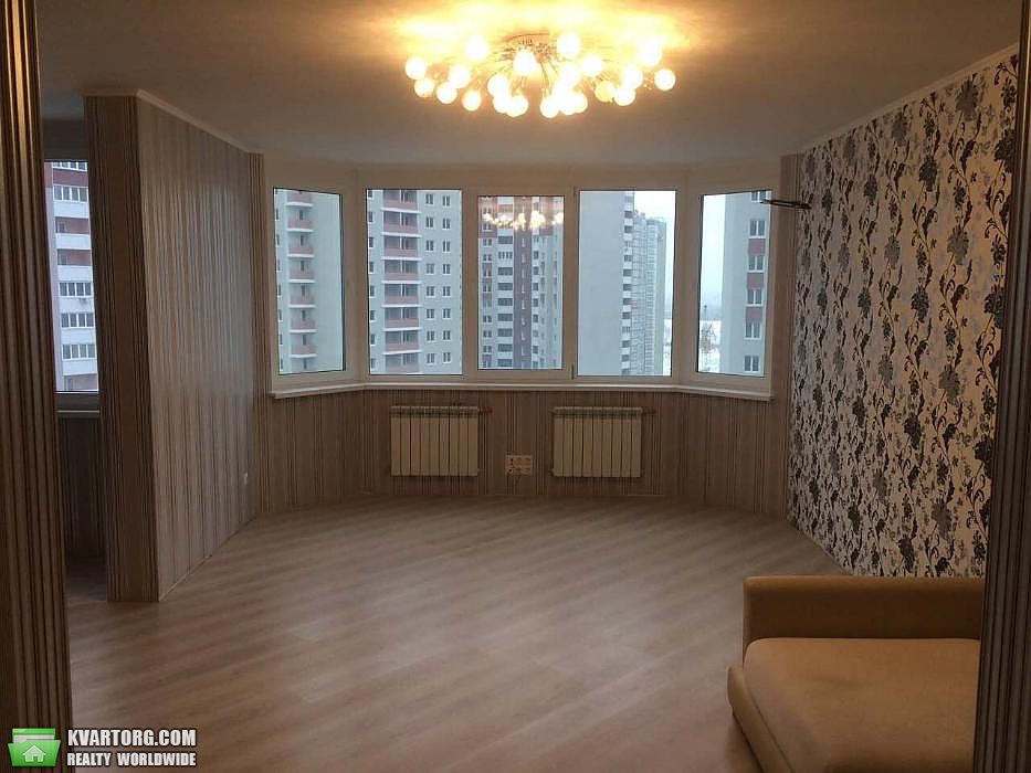 Rent out 2-room apartment. Киев,  Чавдар — photo 1