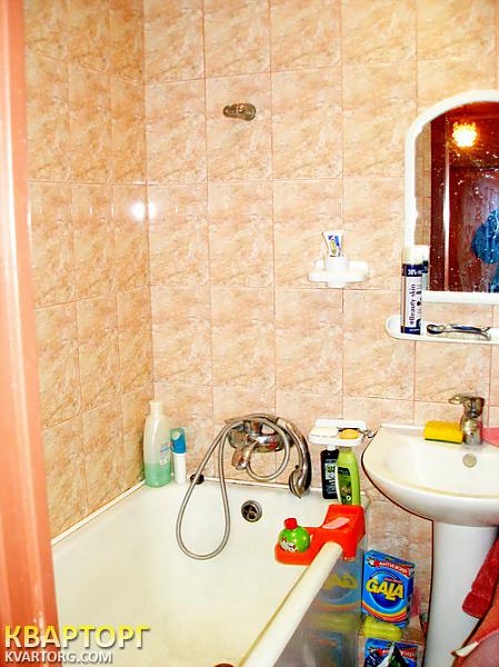 Sell 2-room apartment. Киев, Харьковское шоссе — photo 2
